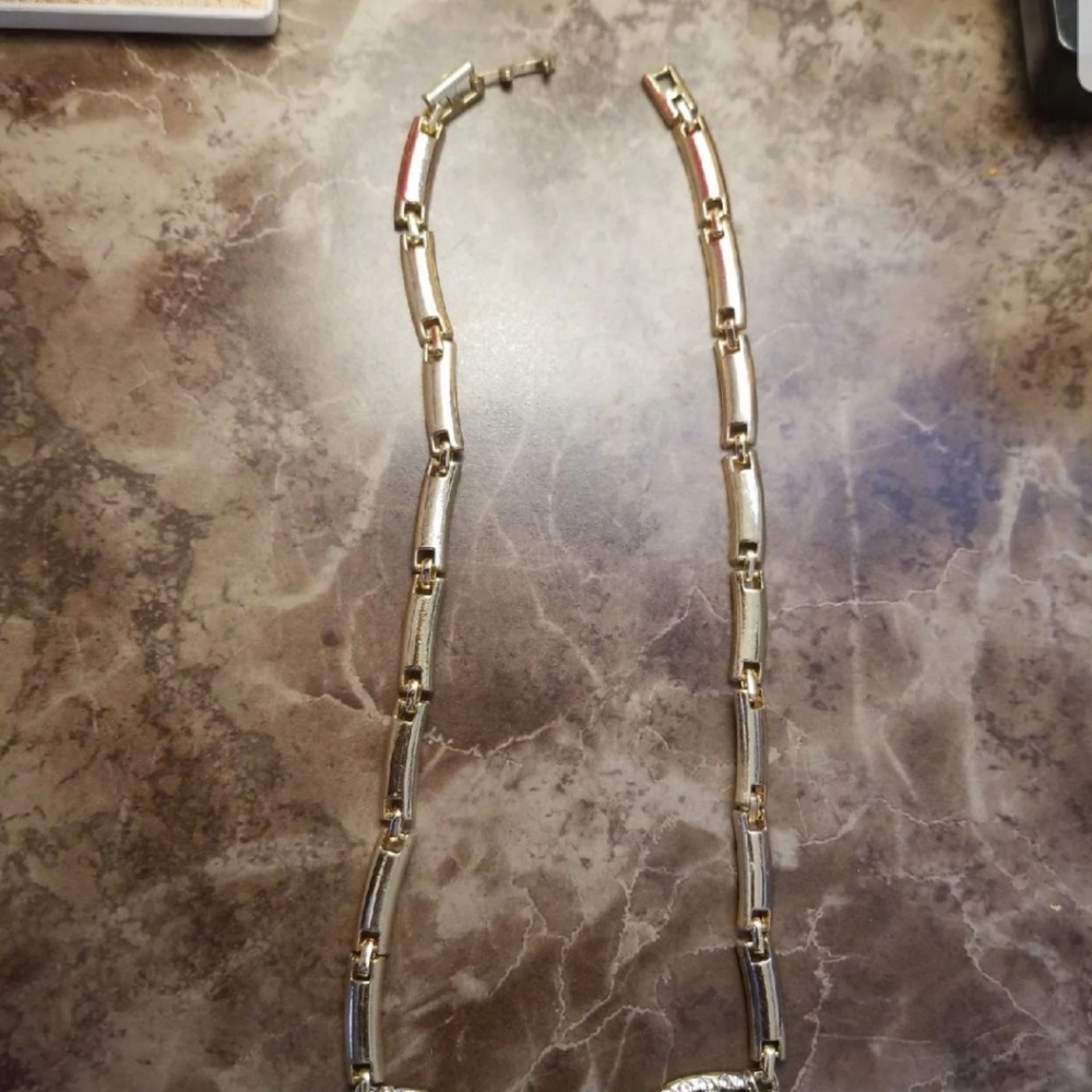 Ladies link necklace